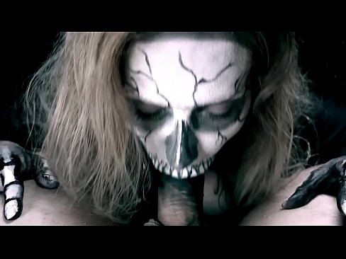 ❤️ Gadis iblis mengisap ayam dengan mulut hitamnya dan menelan air mani. ❤❌ Video sialan di id.fuckmymac.ru ️